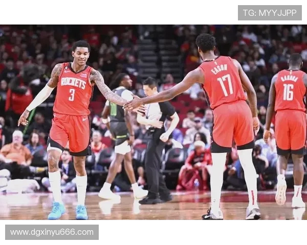 2007年火箭队与开拓者队的经典对决回顾与精彩瞬间分析